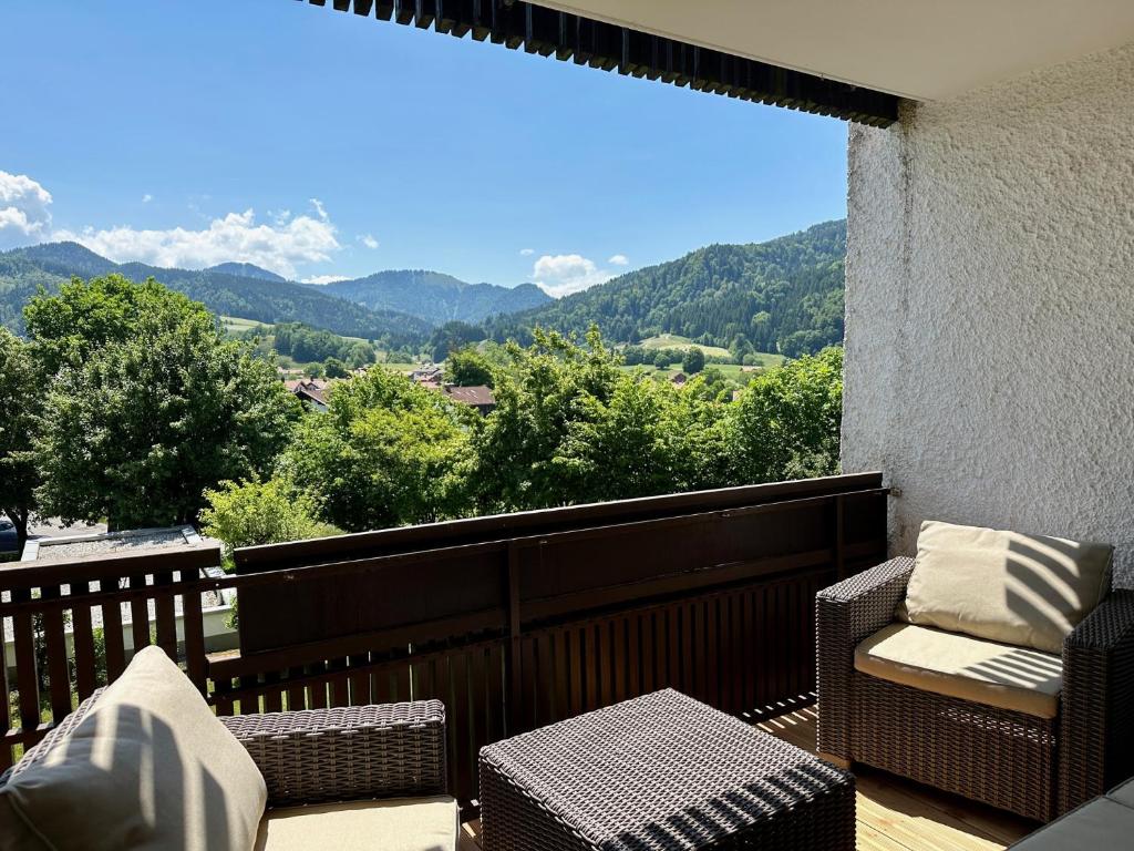 Ecksofa mit Aussicht — BergSeeTraum Schliersee